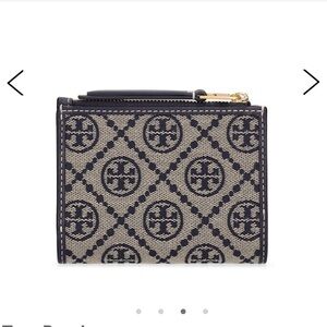 Brand new Tory Burch Logo Patterned wallet 💕